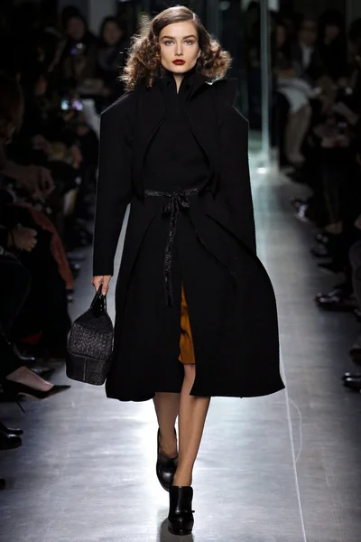 Look 15